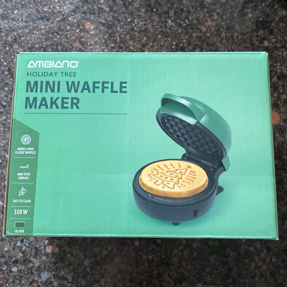 Aldi Mini waffle maker Holiday Tree on one side NWT